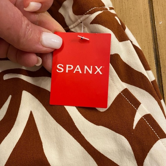 SPANX Women’s Zebra On The Go Ankle Animal Print Fitted Pants NEW Medium - Picture 5 of 15